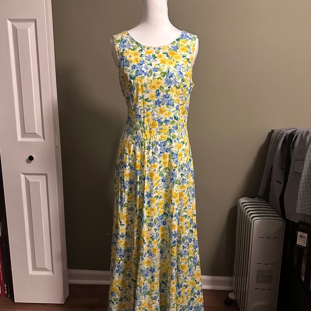 Chic Floral Maxi Dress in Yellow and Blue